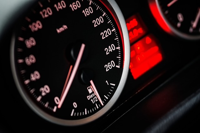 Qué debo revisar al comprar un auto usado en Chile